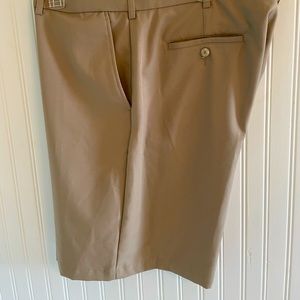 Three pairs Ben Hogan dry fit golf shorts 42 EUC black, plaid and tan. No issues